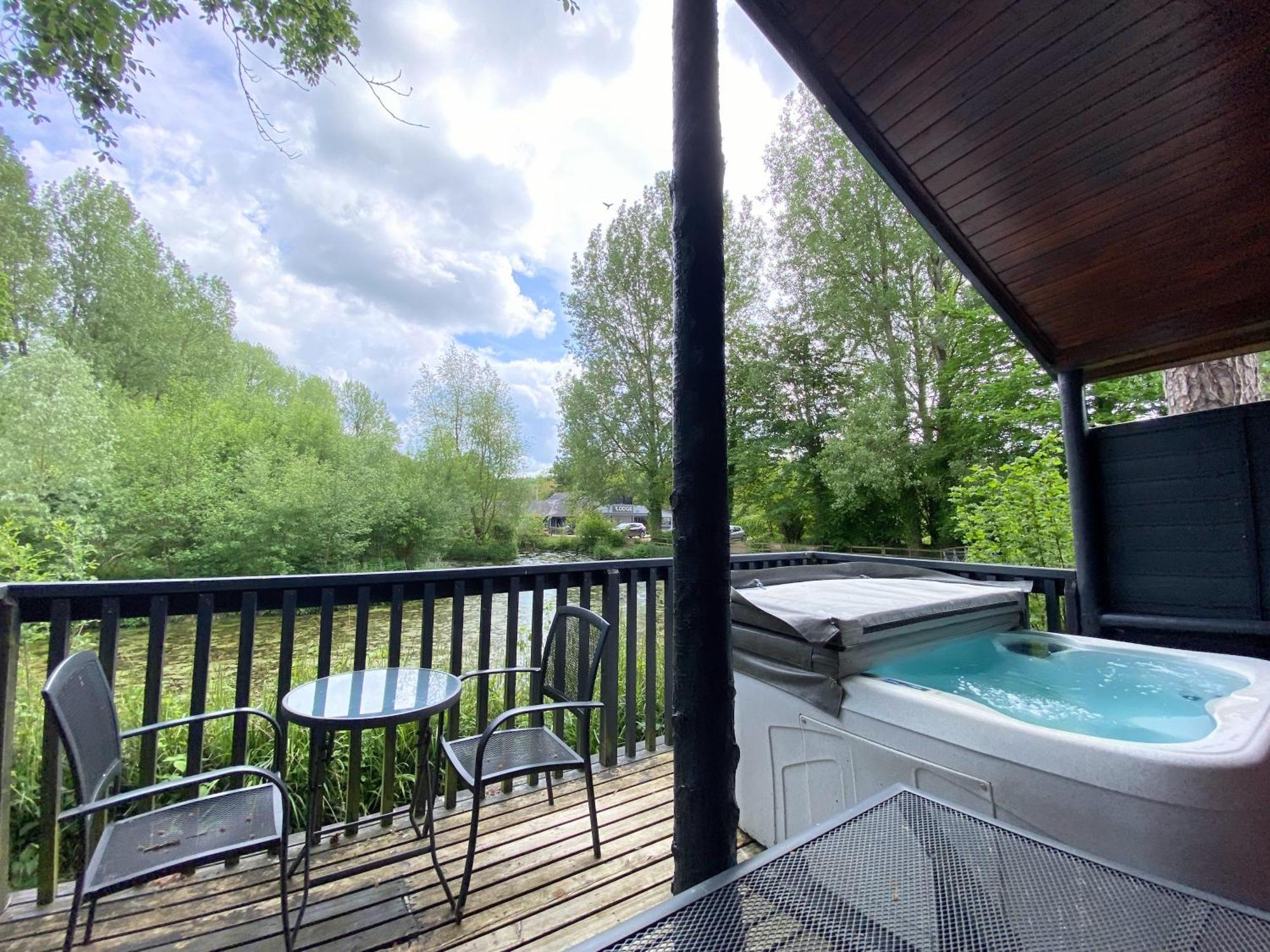 Otter 4 Hot Tub - Huntersmoon-Warminster-Bath-Salisbury Villa Eksteriør bilde
